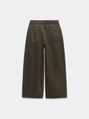 Jeans with a mid-rise baggy fit